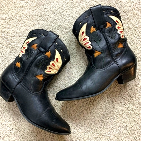 OAK TREE Shoes - 🍒 GENTLY LOVED COWBOY BOOTS